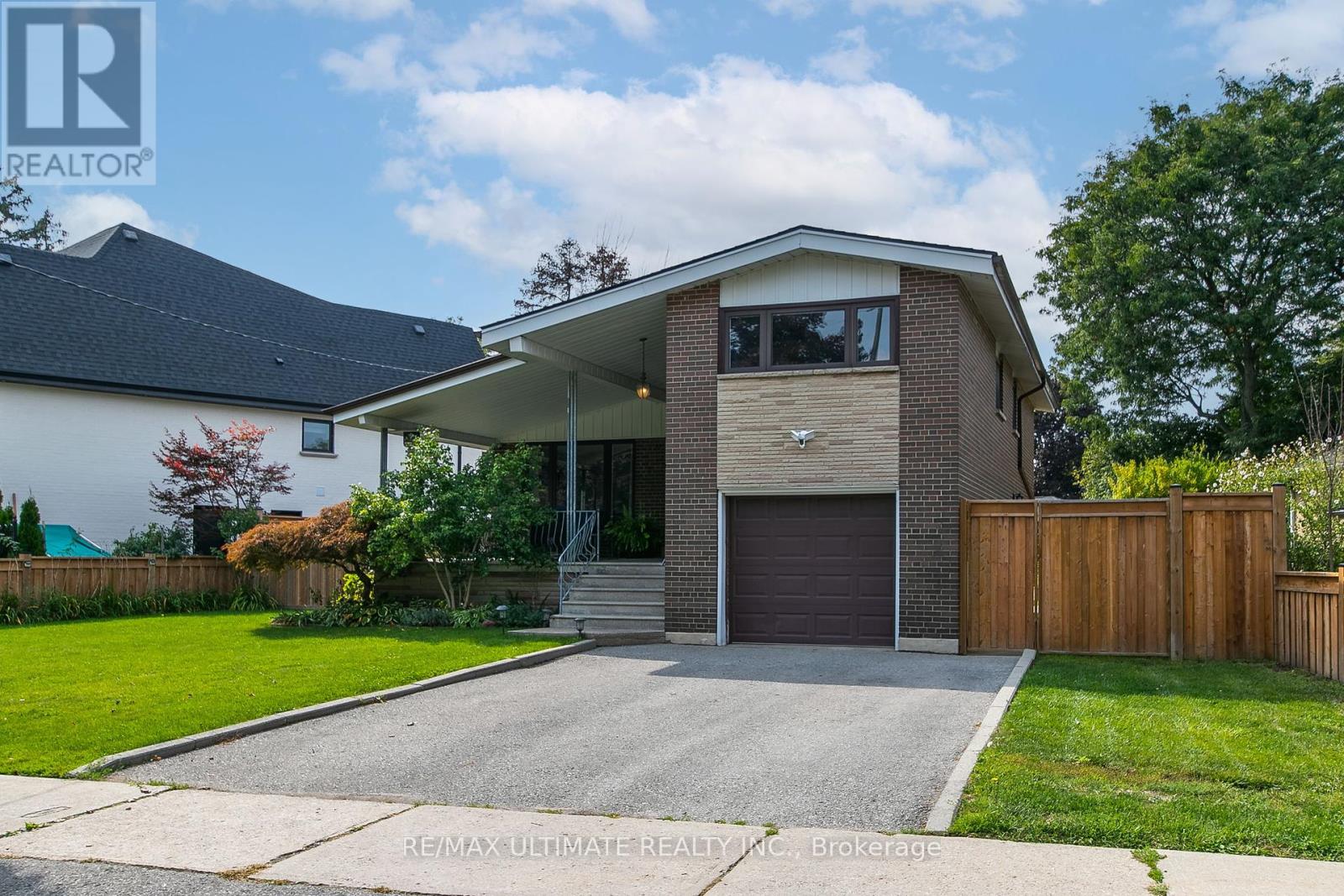 134 Verobeach Blvd, Toronto, ON M9M 1R1