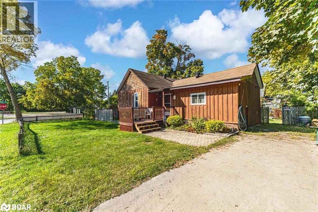 99 King St, Essa, ON L0M 1B0