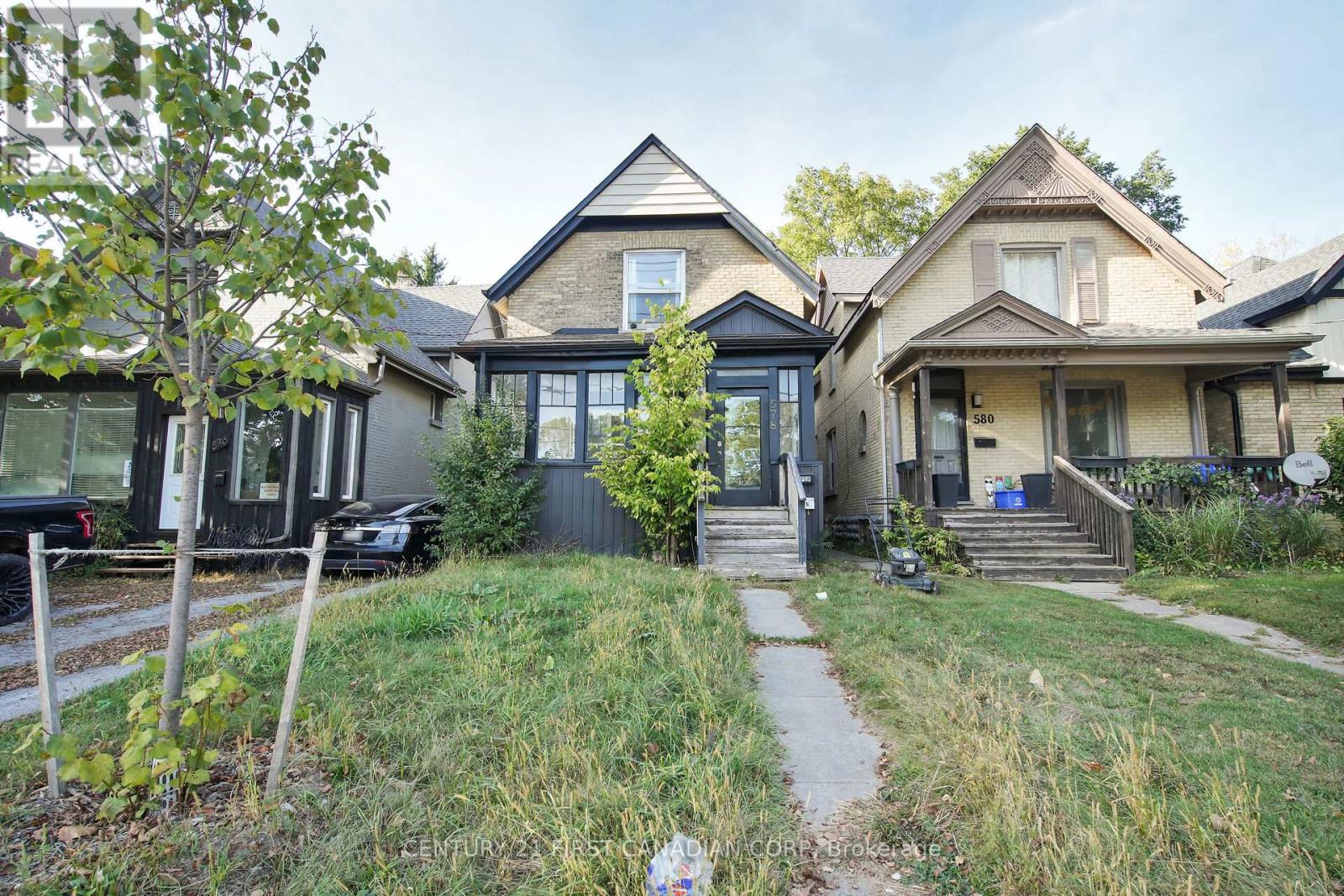 578 Oxford St, London, ON N5Y 3J1