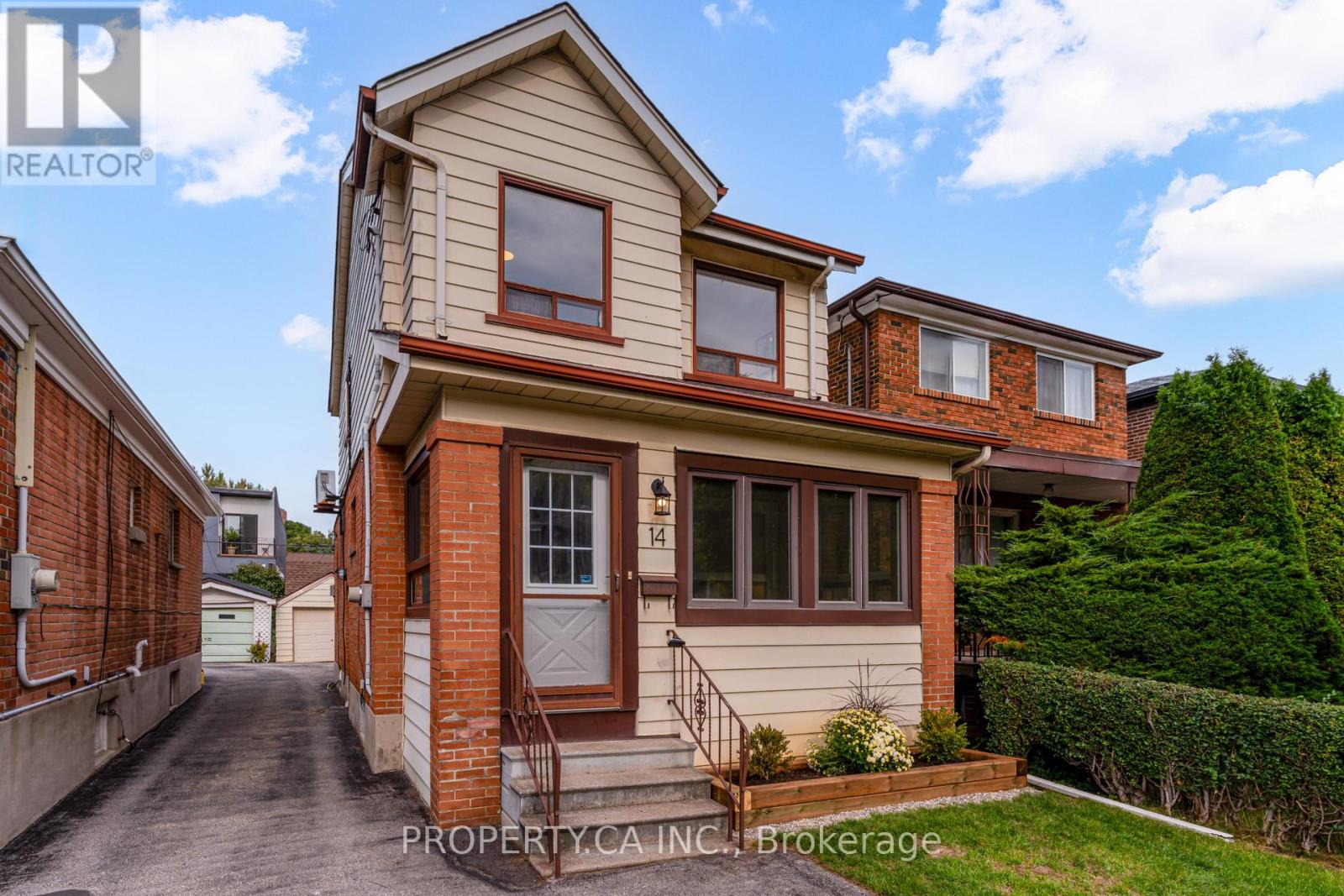14 Warren Cres, Toronto, ON M6S 4S2