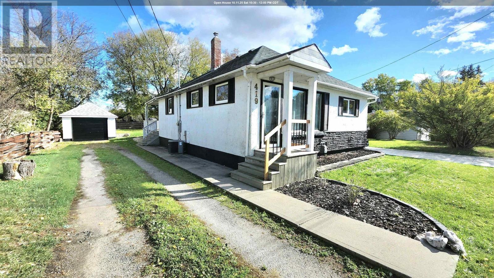 419 River St, Keewatin, ON P0X 1C0