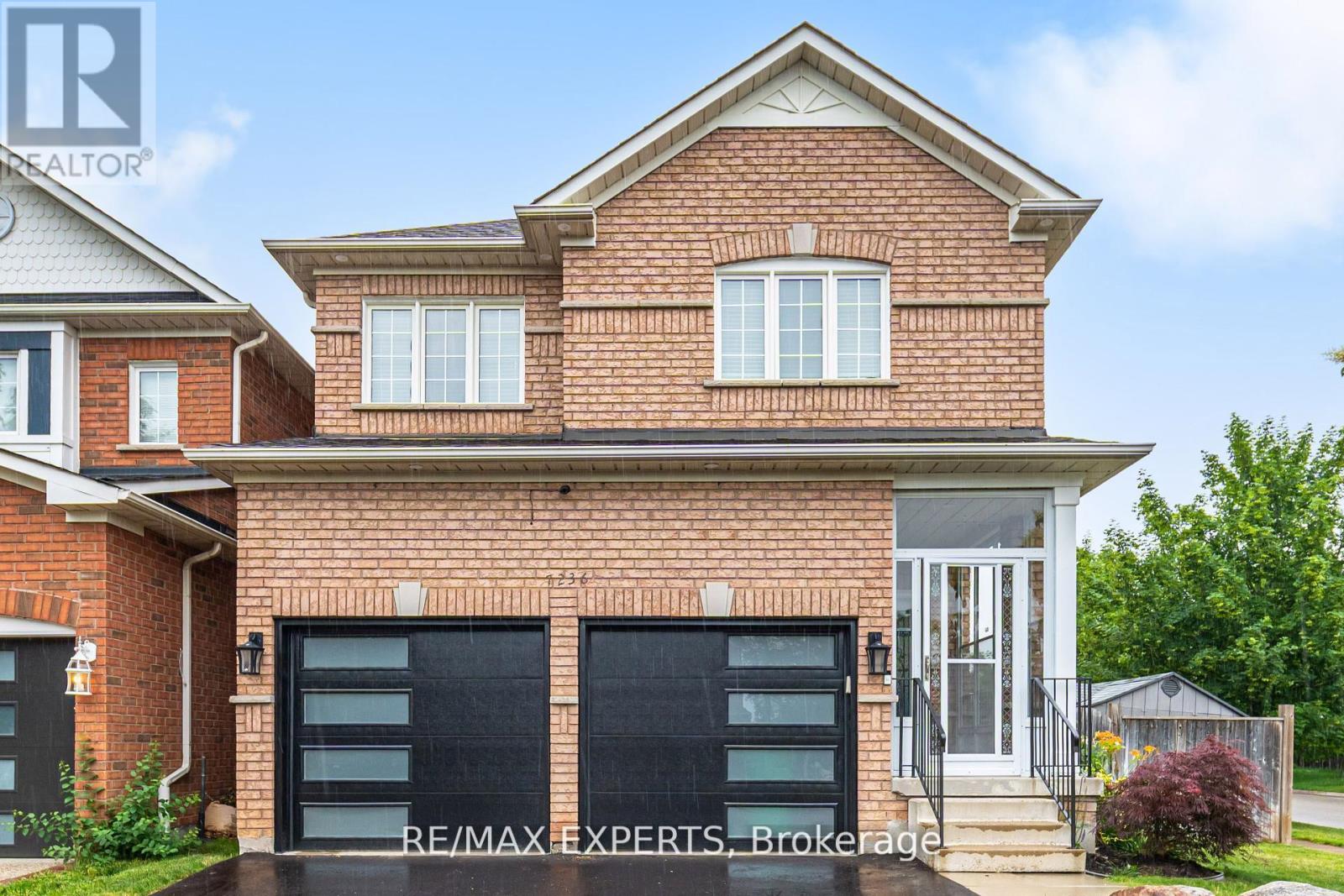 7236 Zinnia Pl, Mississauga, ON L5W 1K5