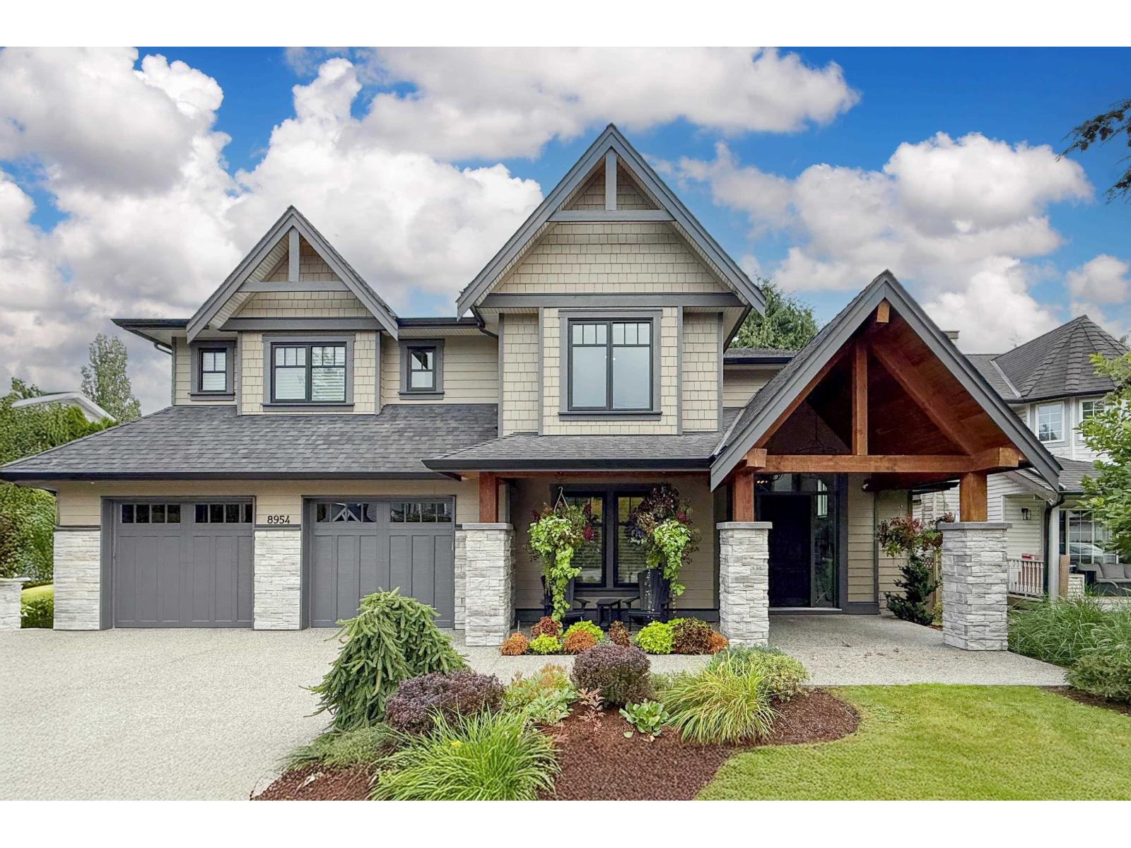 8954 Mackie St, Langley, BC V1M 2R5