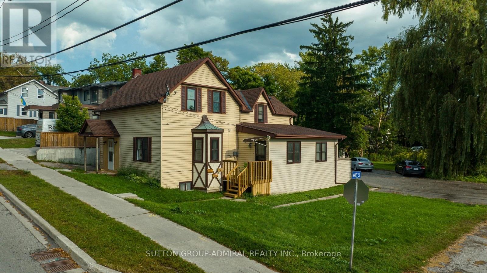 644 Srigley St, Newmarket, ON L3Y 1W9