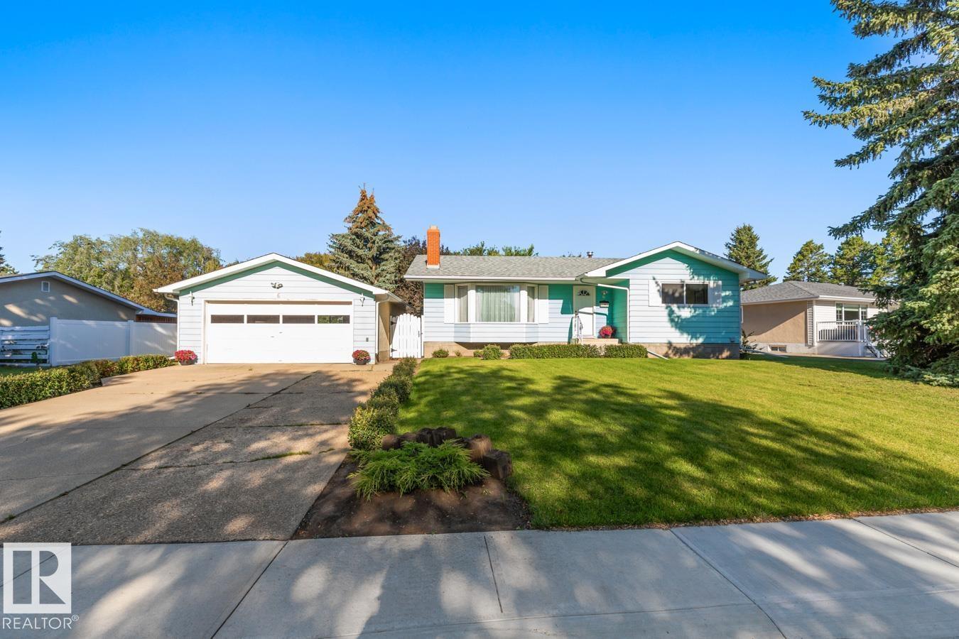 6 Strathcona Pl, Sherwood Park, AB T8A 1E9