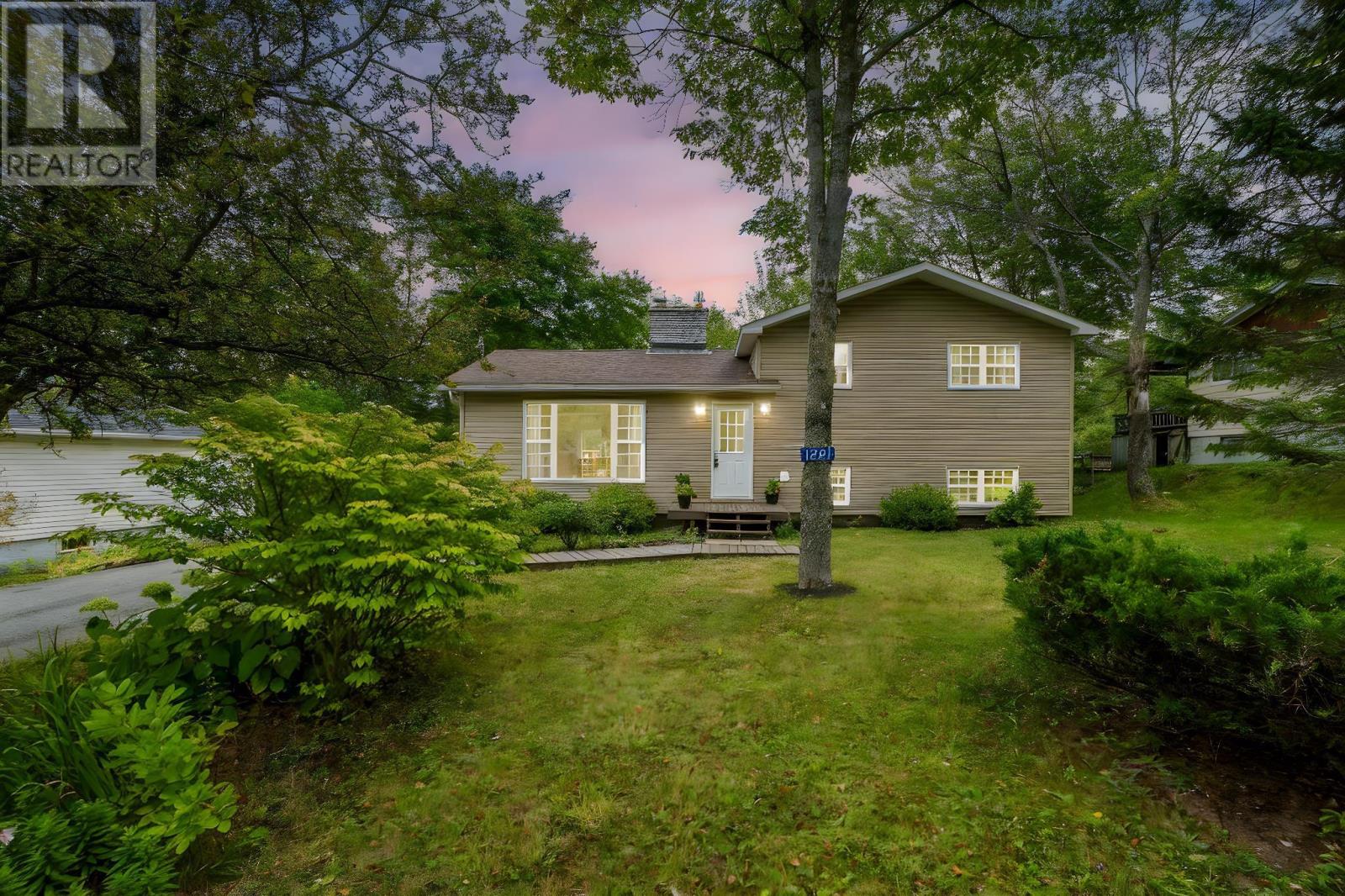 1221 Beaver Bank Rd, Beaver Bank, NS B4G 1E8