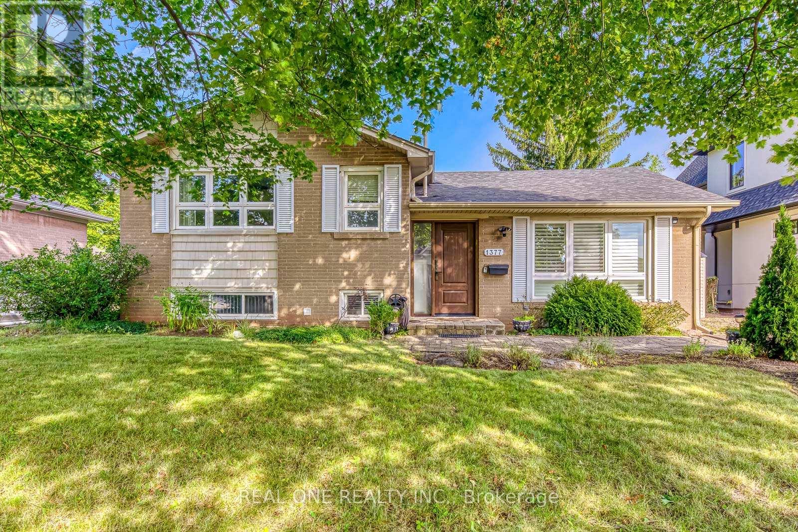 1377 Sheldon Ave, Oakville, ON L6L 2P9