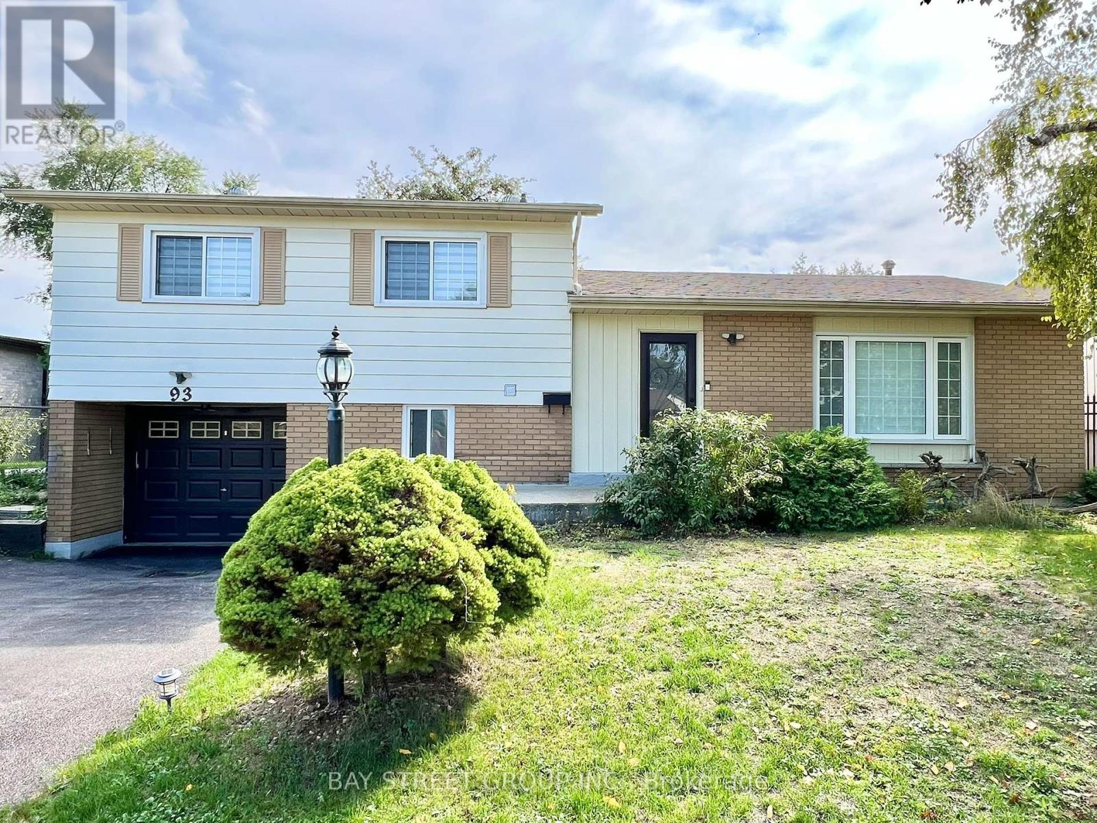 93 Parkway Ave, Markham, ON L3P 2H1