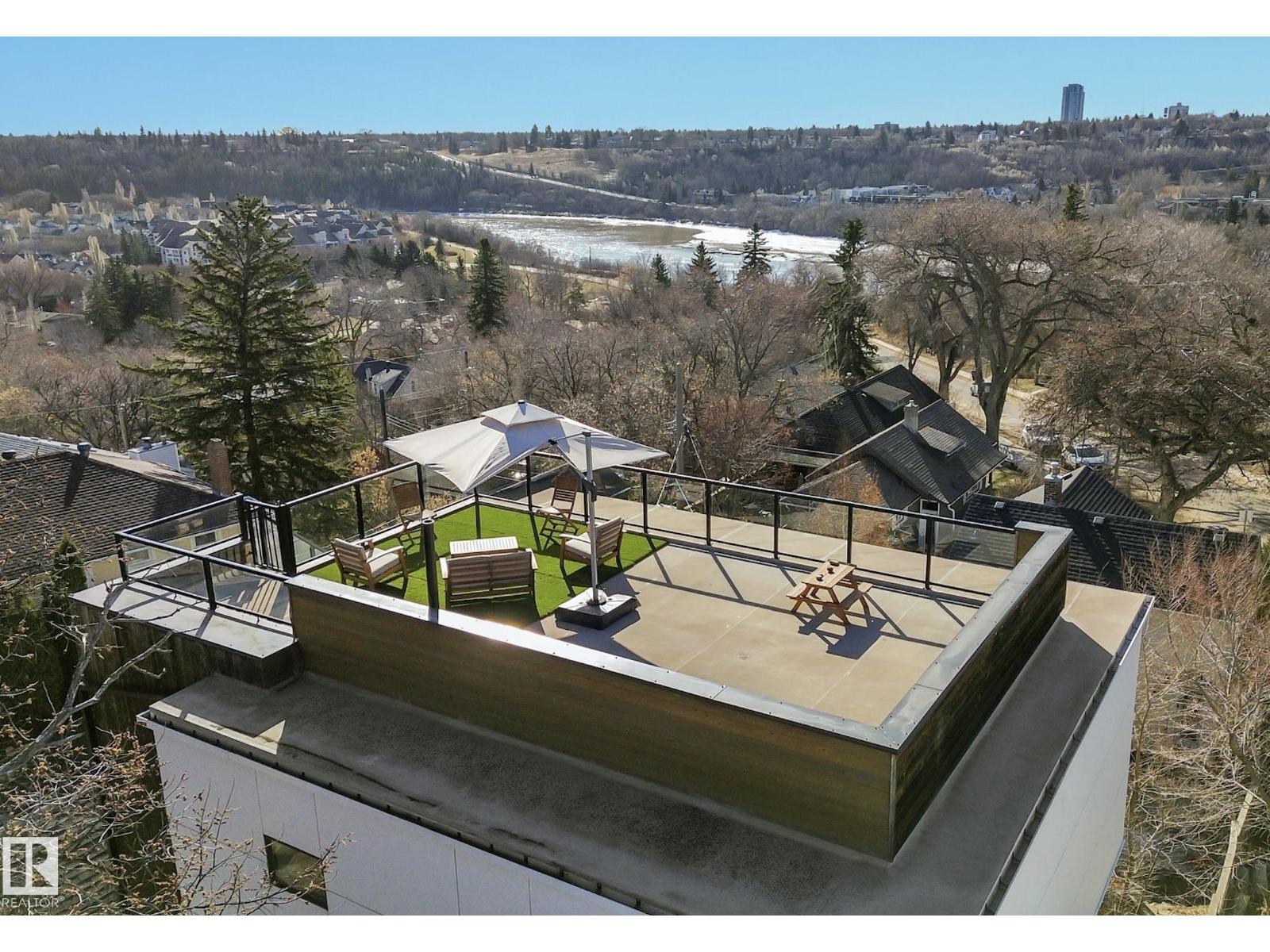 100 Av Nw Unit 9457 #a, Edmonton, AB T5H 0A6