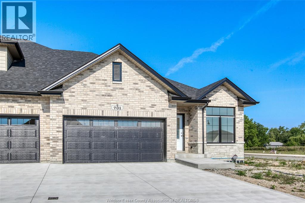 701 Eliott Point Rd, Amherstburg, ON N9V 0H1