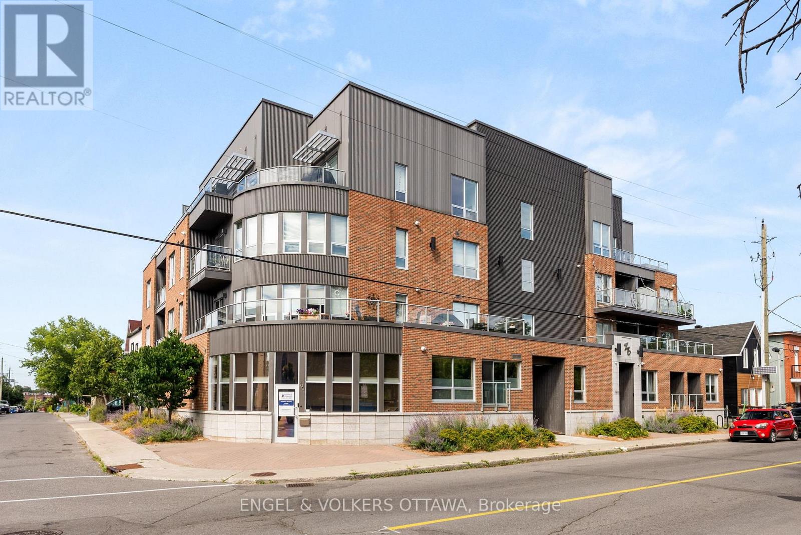 106 390 Booth St, Ottawa, ON K1R 7K6
