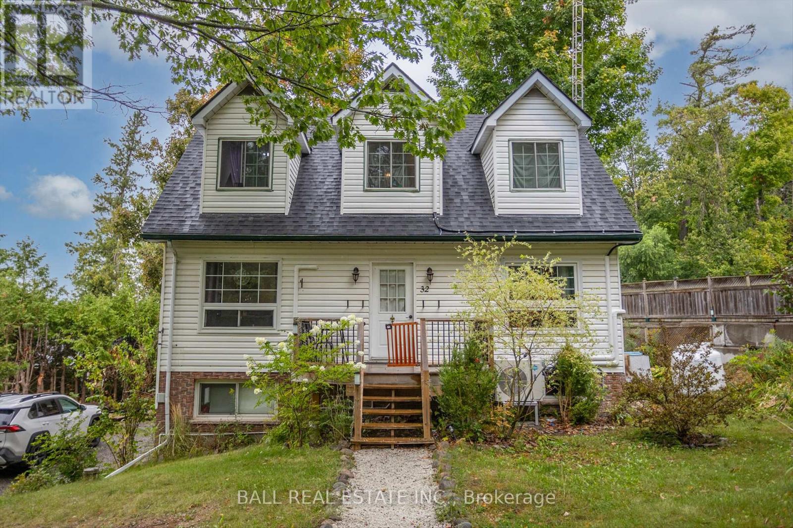 32 Cherryhill St, Kawartha Lakes, ON K0M 1L0