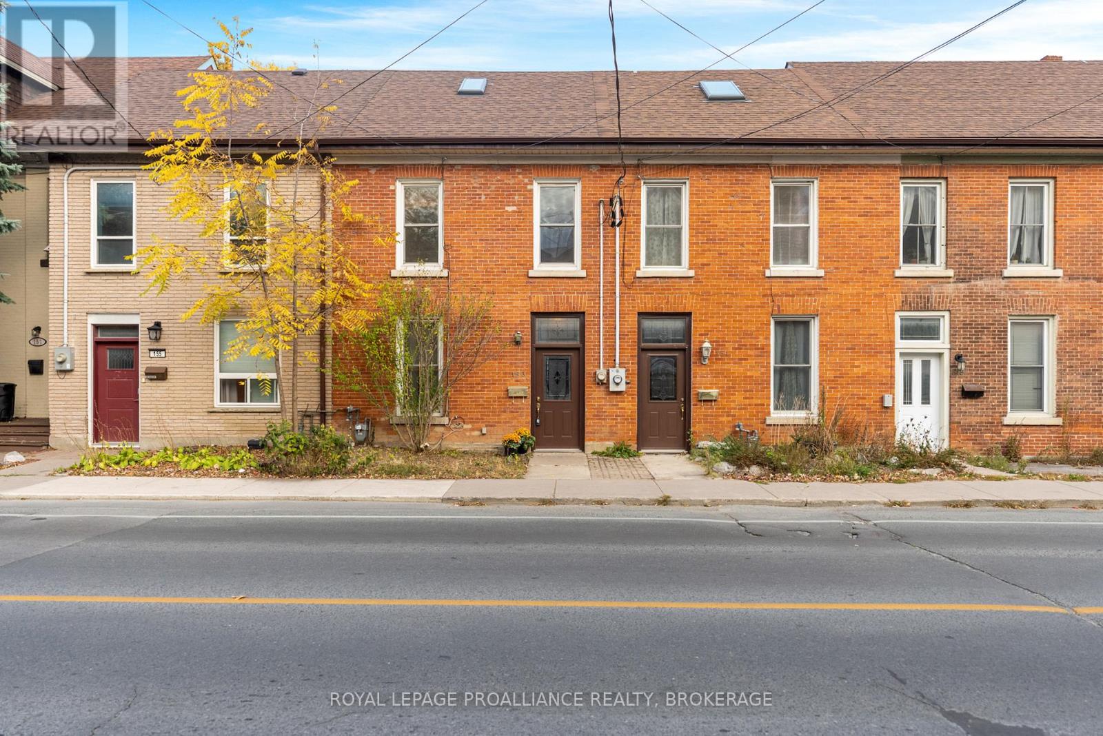 153 Montreal St, Kingston, ON K7K 3G2