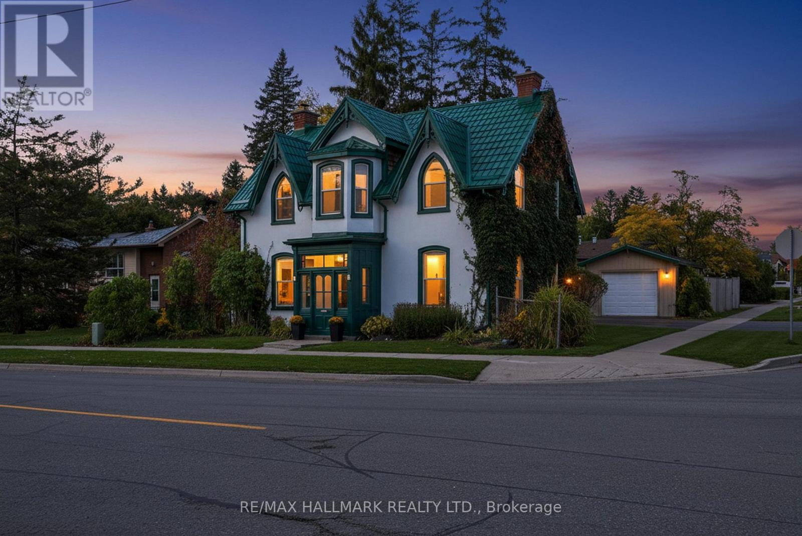 84 Wellington St E, Barrie, ON L4M 3K9