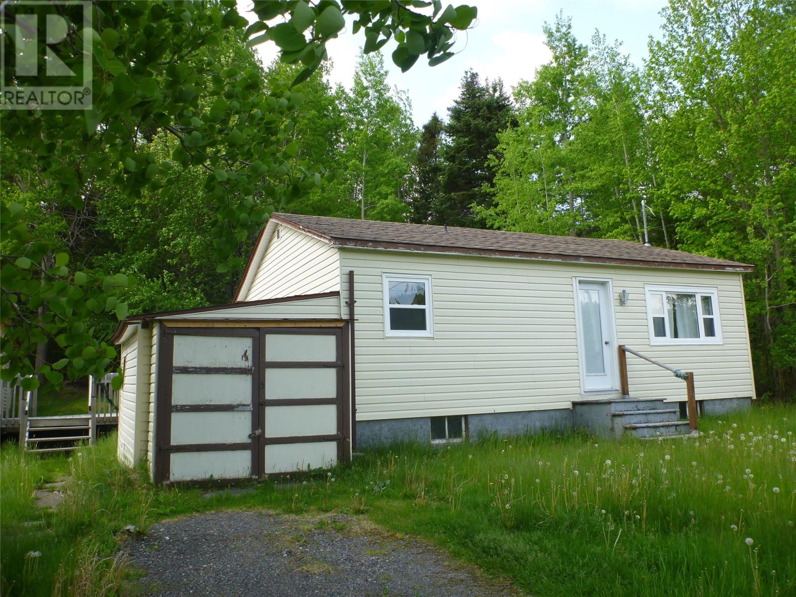 2 Beach Path Rd, Deep Bight, NL A0E 2W0
