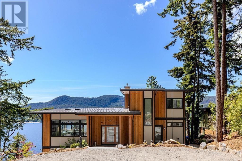 6099 Coracle Drive Unit 6101, Sechelt, BC V7Z 0C9