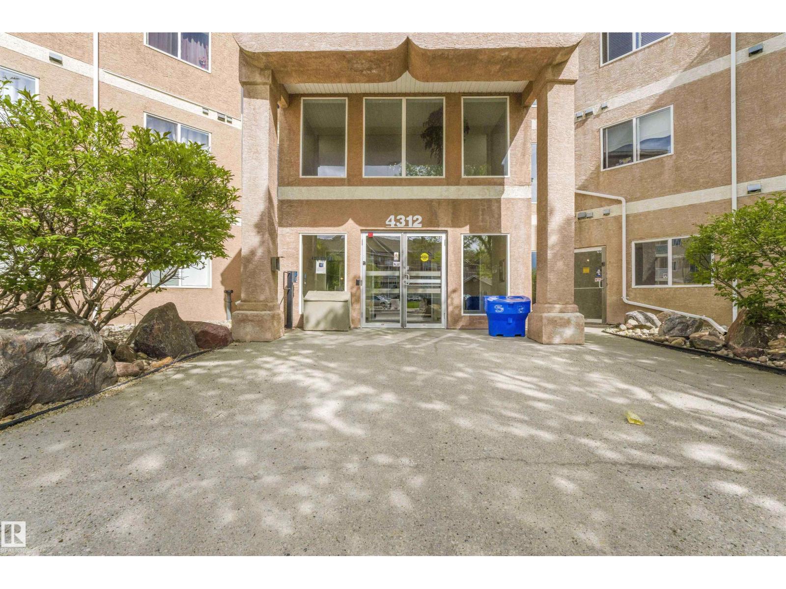 4312 139 Avenue Northwest #213, Edmonton, AB T5Y 3J4