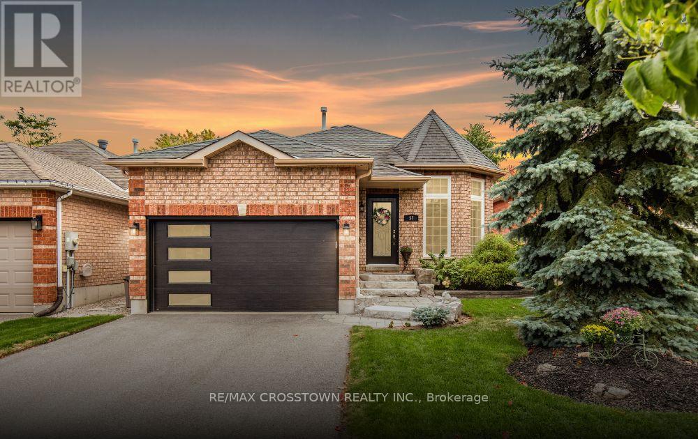 57 Forest Dale Dr, Barrie, ON L4M 6M7