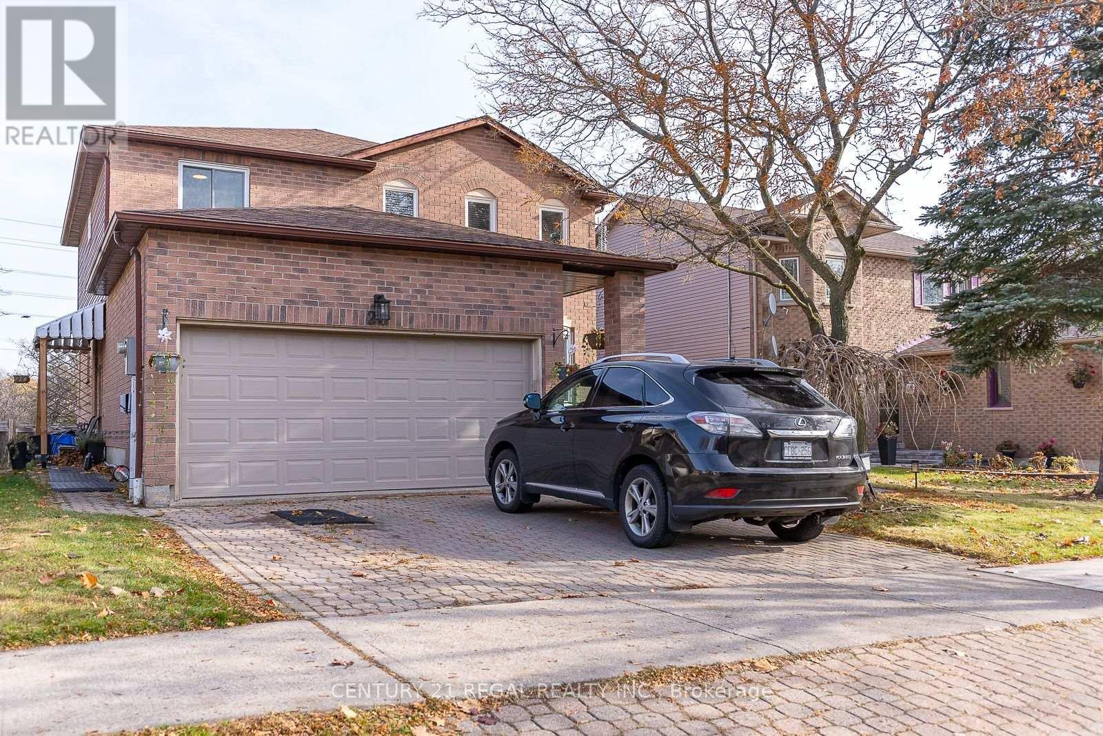 28 Upland Dr, Whitby Blue Grass Meadows, ON L1N 8H8