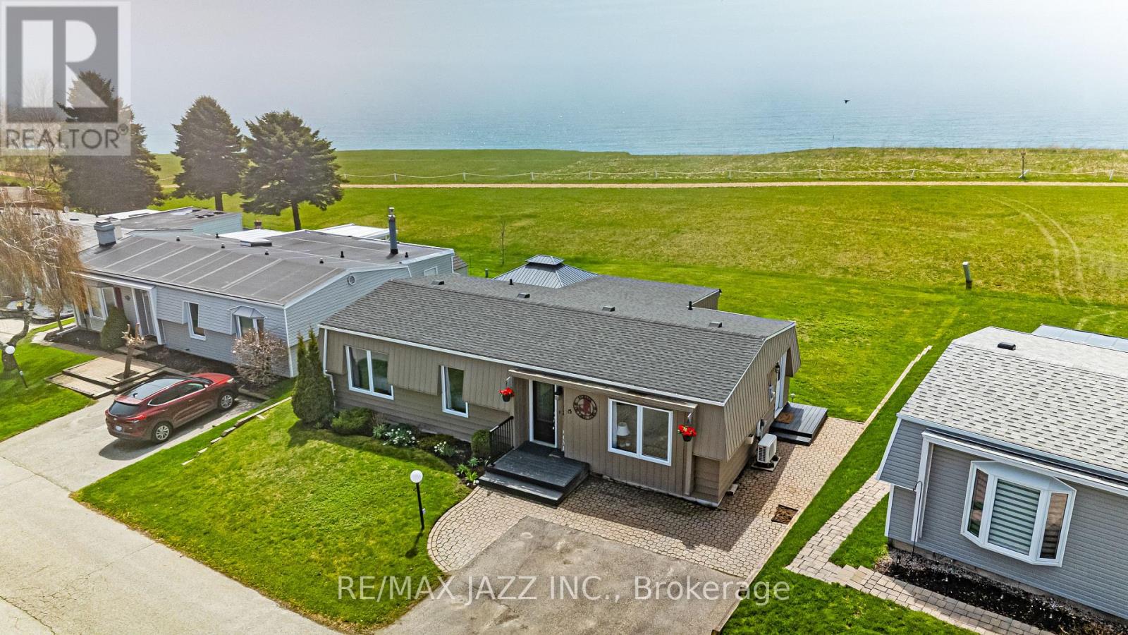 15 Bluffs Rd, Clarington, ON L1B 1A3