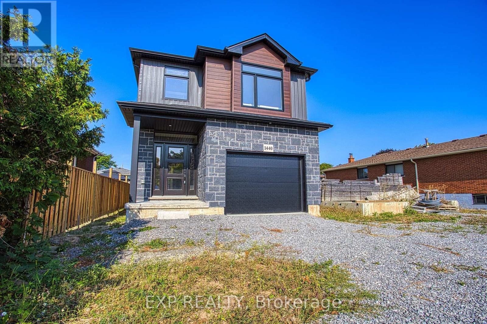 1440 Upper Gage Ave, Hamilton, ON L8W 1E7