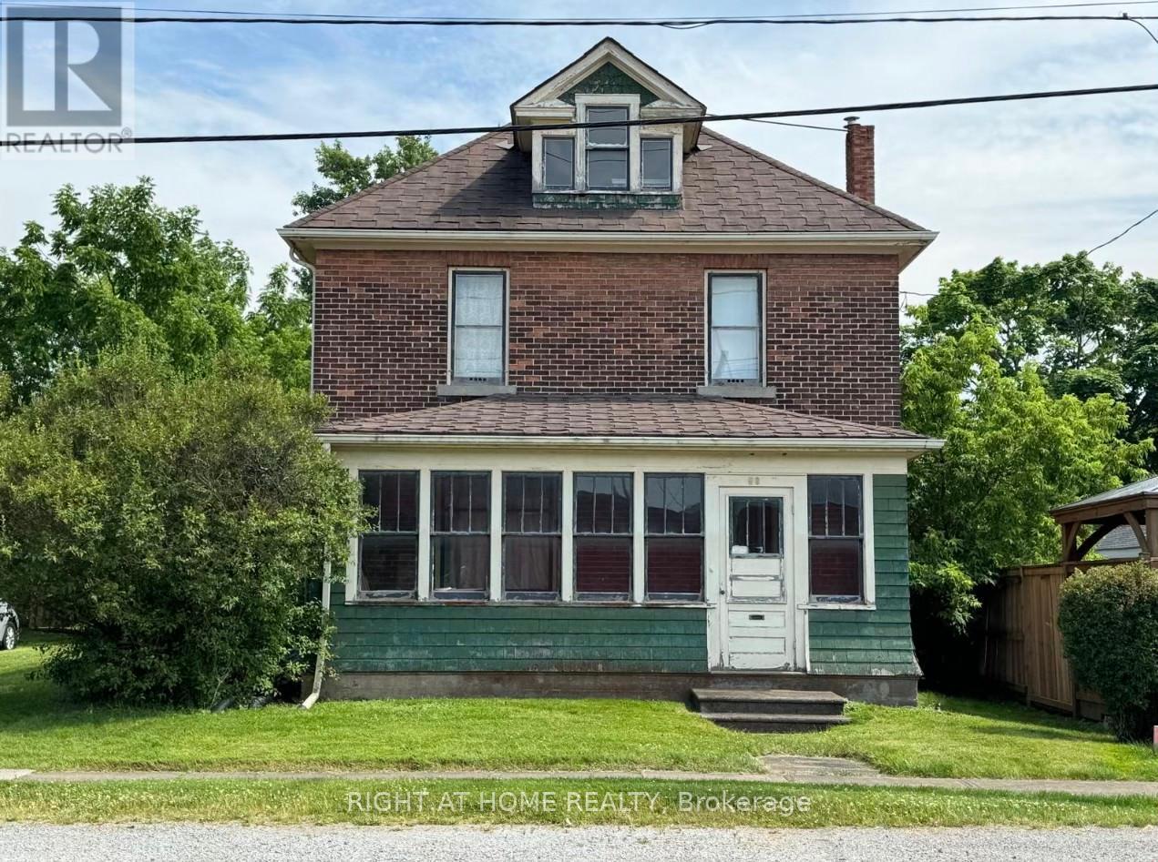 58 Neff St, Port Colborne, ON L3K 3T1