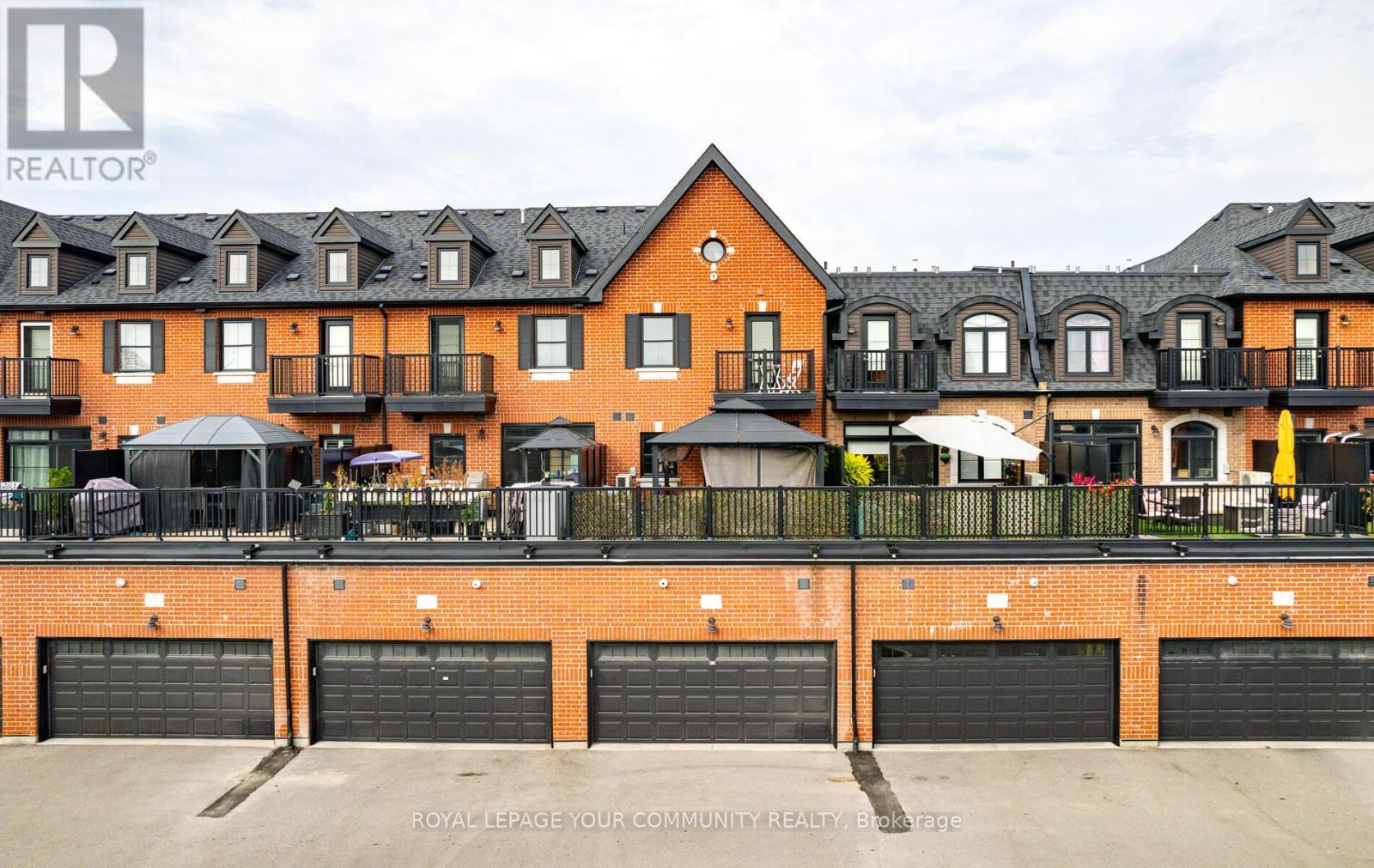 205 17 Baldwin St N, Whitby, ON L1M 1A2