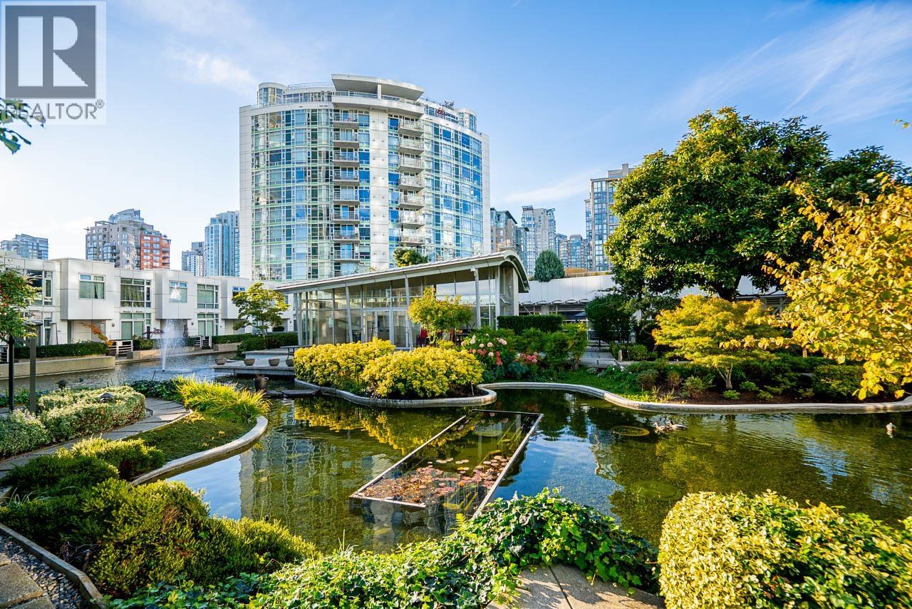 189 Davie Street Unit 906, Vancouver, BC V6Z 2X9