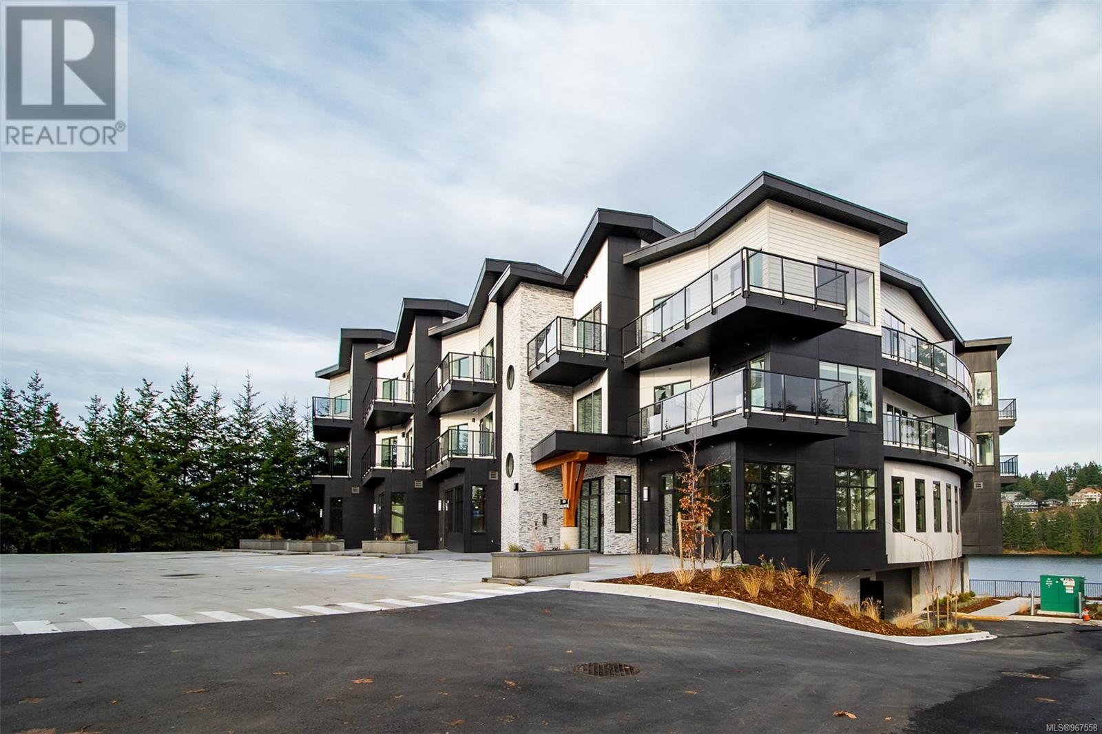 4474 Wellington Rd Unit 205 Rd #205, Nanaimo, BC V9T 2H3