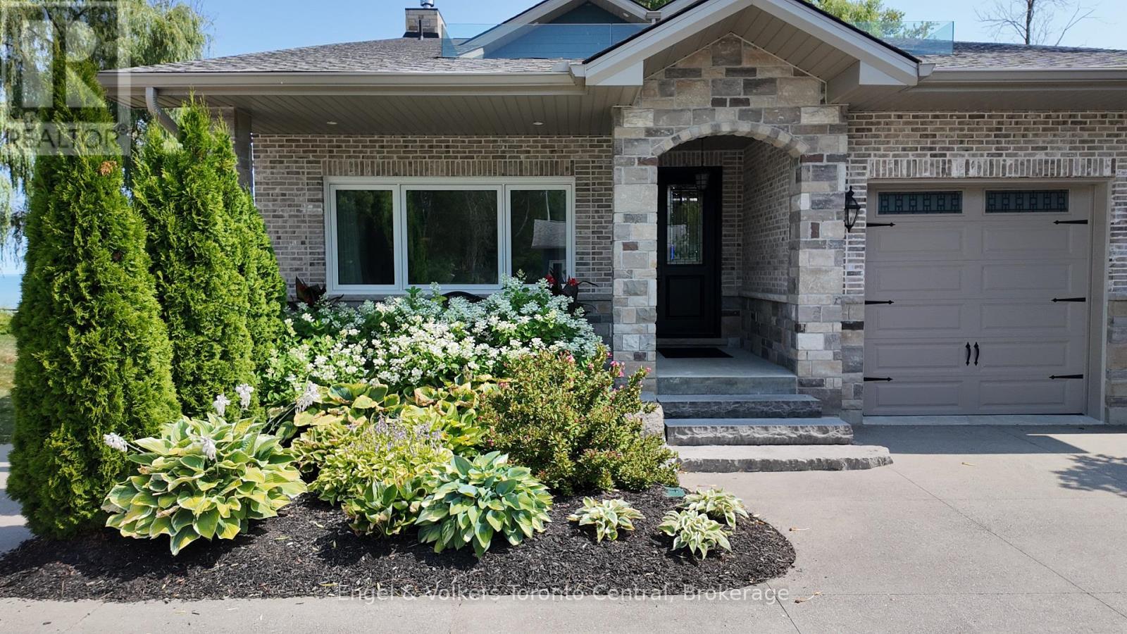47 Glen Rd, Collingwood, ON L9Y 0X2