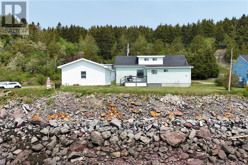 521 Wellington Rd, Blacks Harbour, NB E5H 1C7