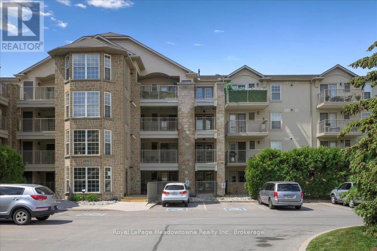 105 1450 Bishops Gate, Oakville, ON L6M 4N1