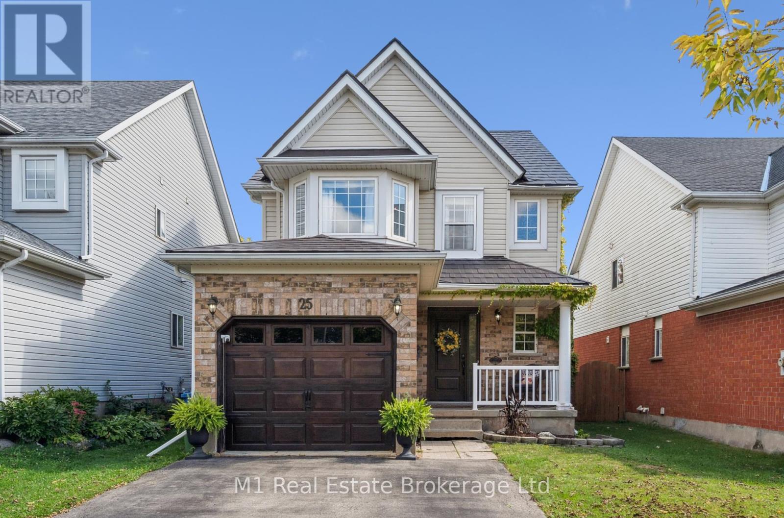 25 Mackay St, Guelph Grange Road, ON N1E 7H3