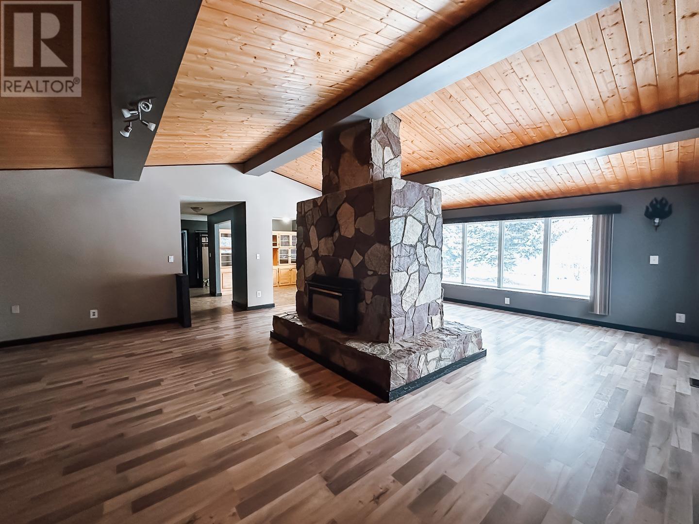 4205 Leno Rd, Prince George, BC V2N 6E3