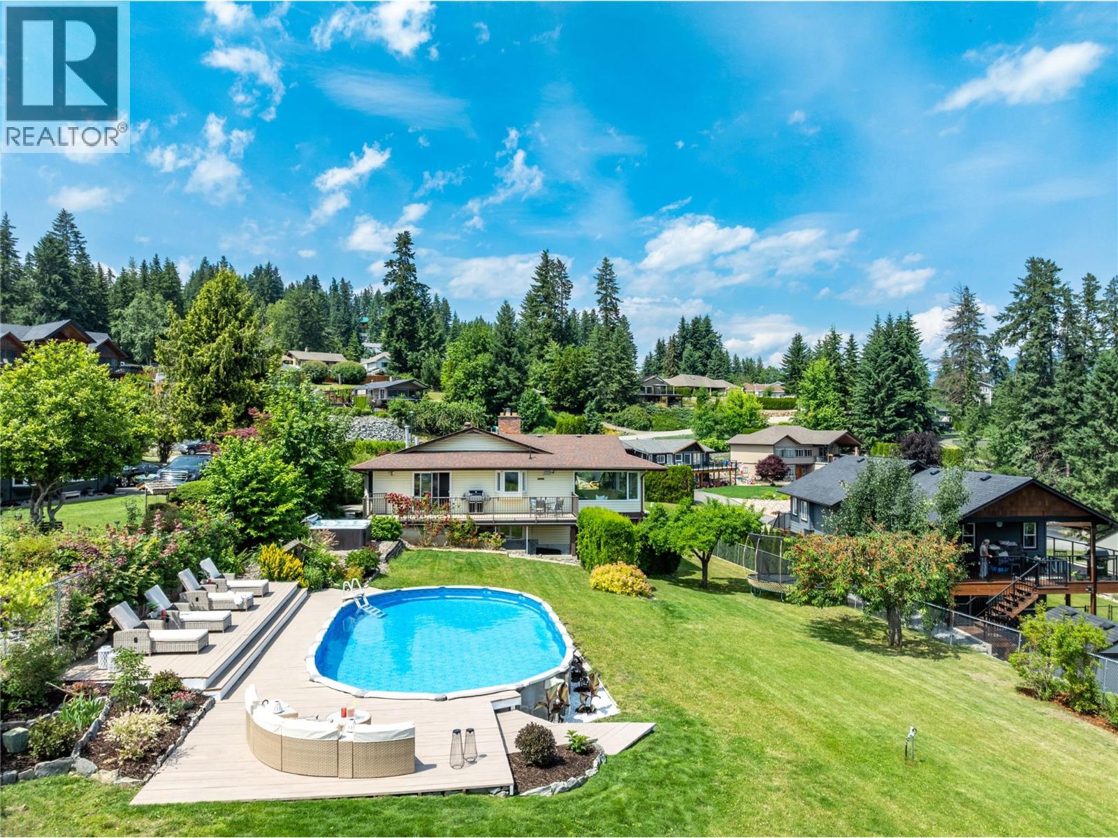 2484 Sunrise Blvd, Blind Bay, BC V0E 2W2
