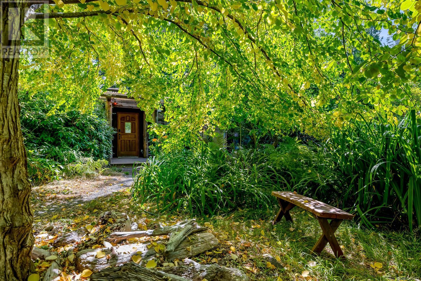 7735 Central Rd, Hornby Island, BC V0R 1Z0