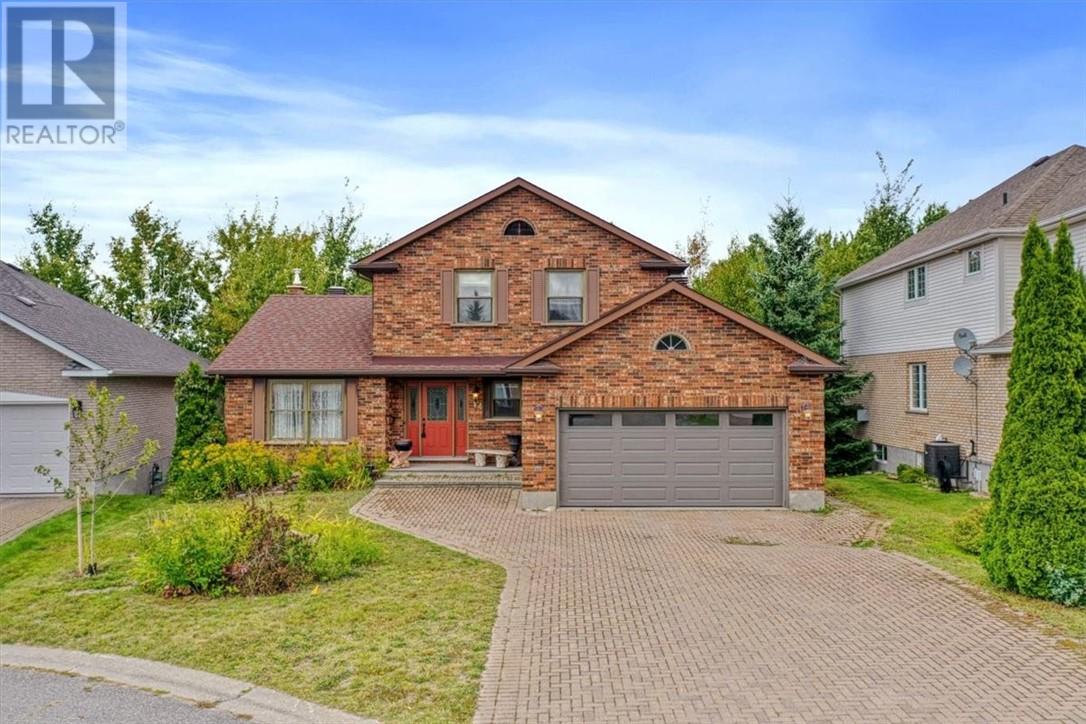 14 Saturn Ct, Sudbury, ON P3E 5B8