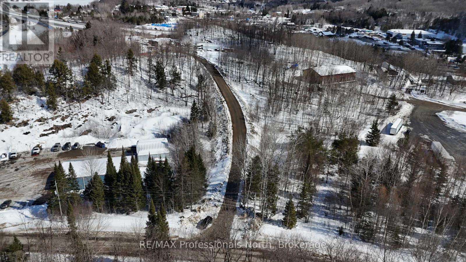38 Bickley Country Dr, Huntsville, ON P1H 1Y4