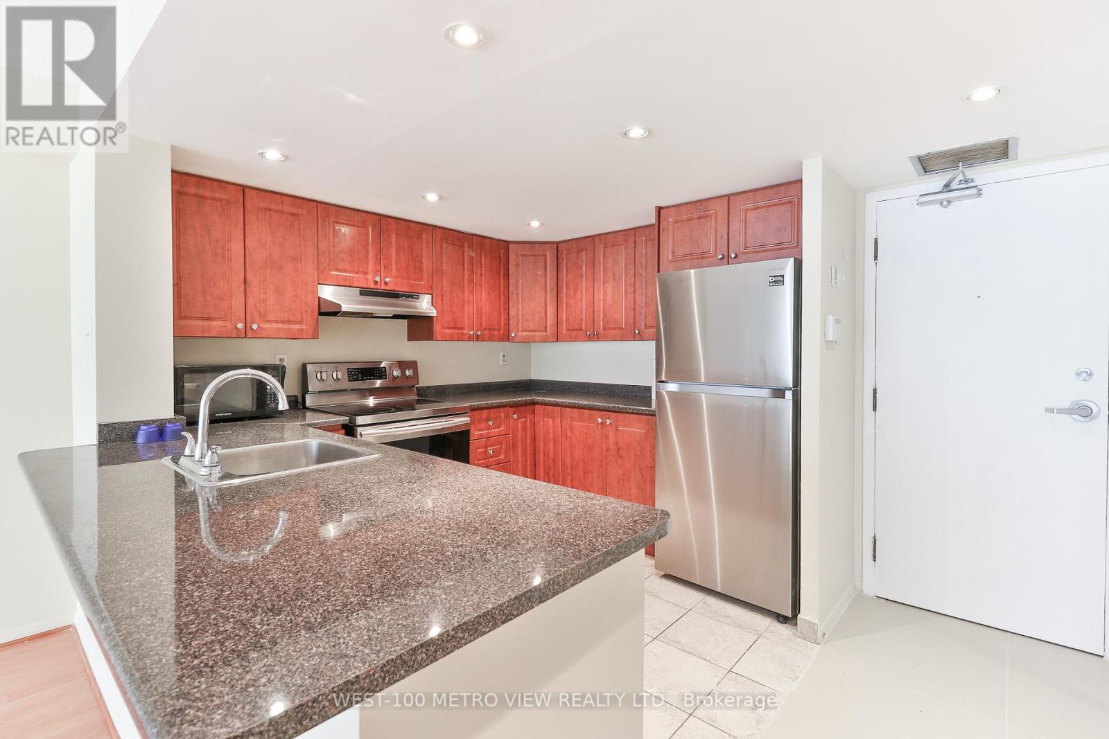 814 705 King St W, Toronto, ON M5V 2W8
