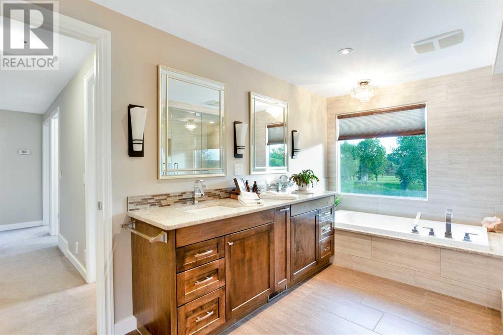 39 Canova Close SW, Calgary, AB T2W 3P7