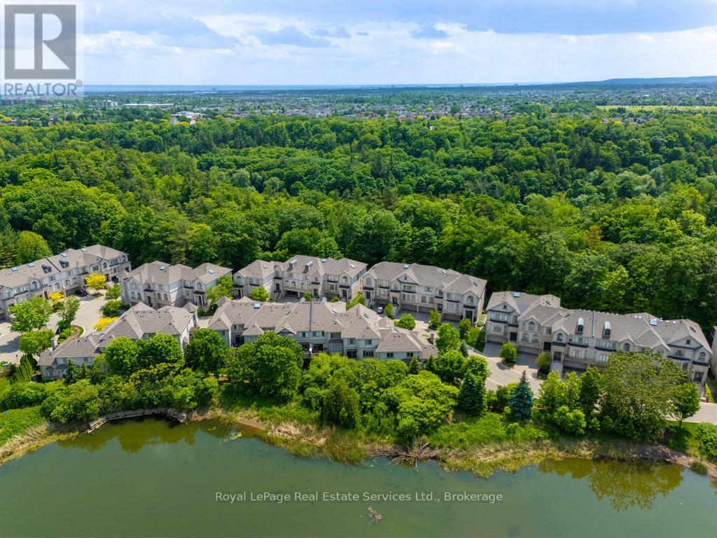34 2400 Neyagawa Blvd, Oakville, ON L6H 7P5
