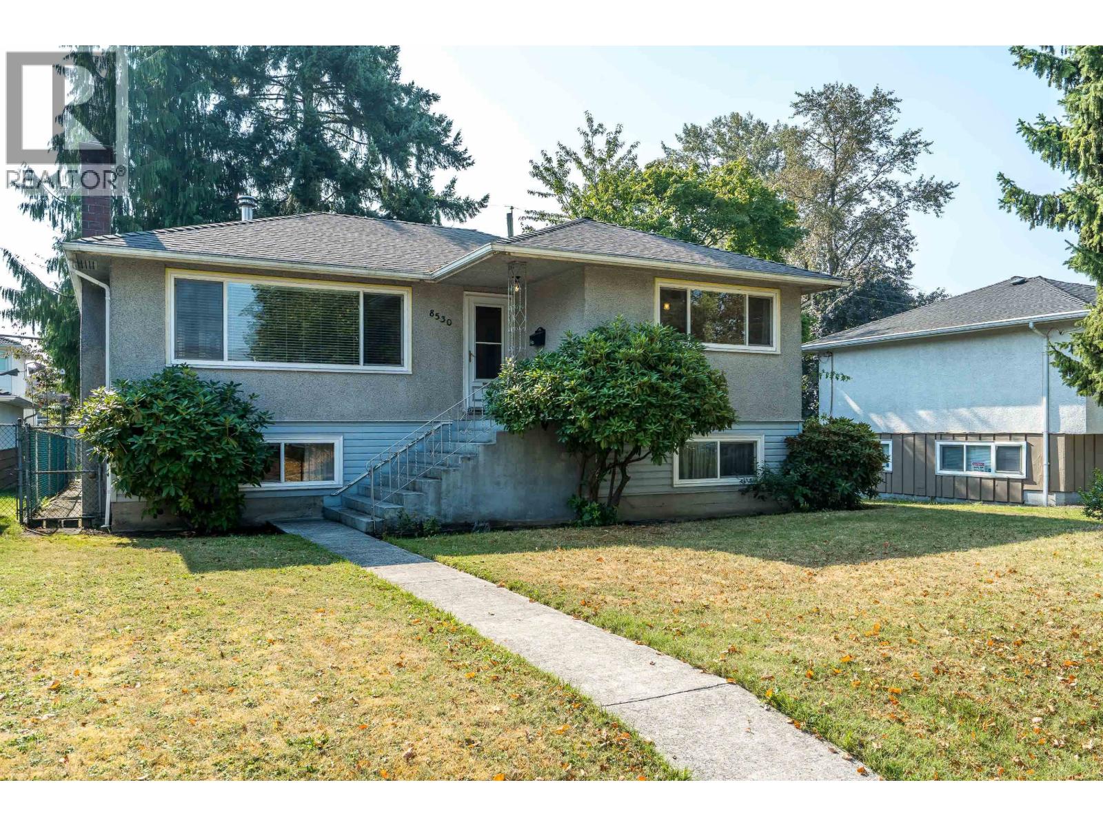 8530 Karrman Ave, Burnaby, BC V3N 2M2