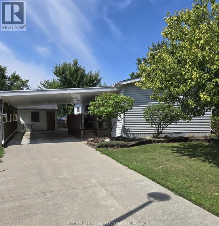 125 Steven Ct, Essex, ON N8M 2A2