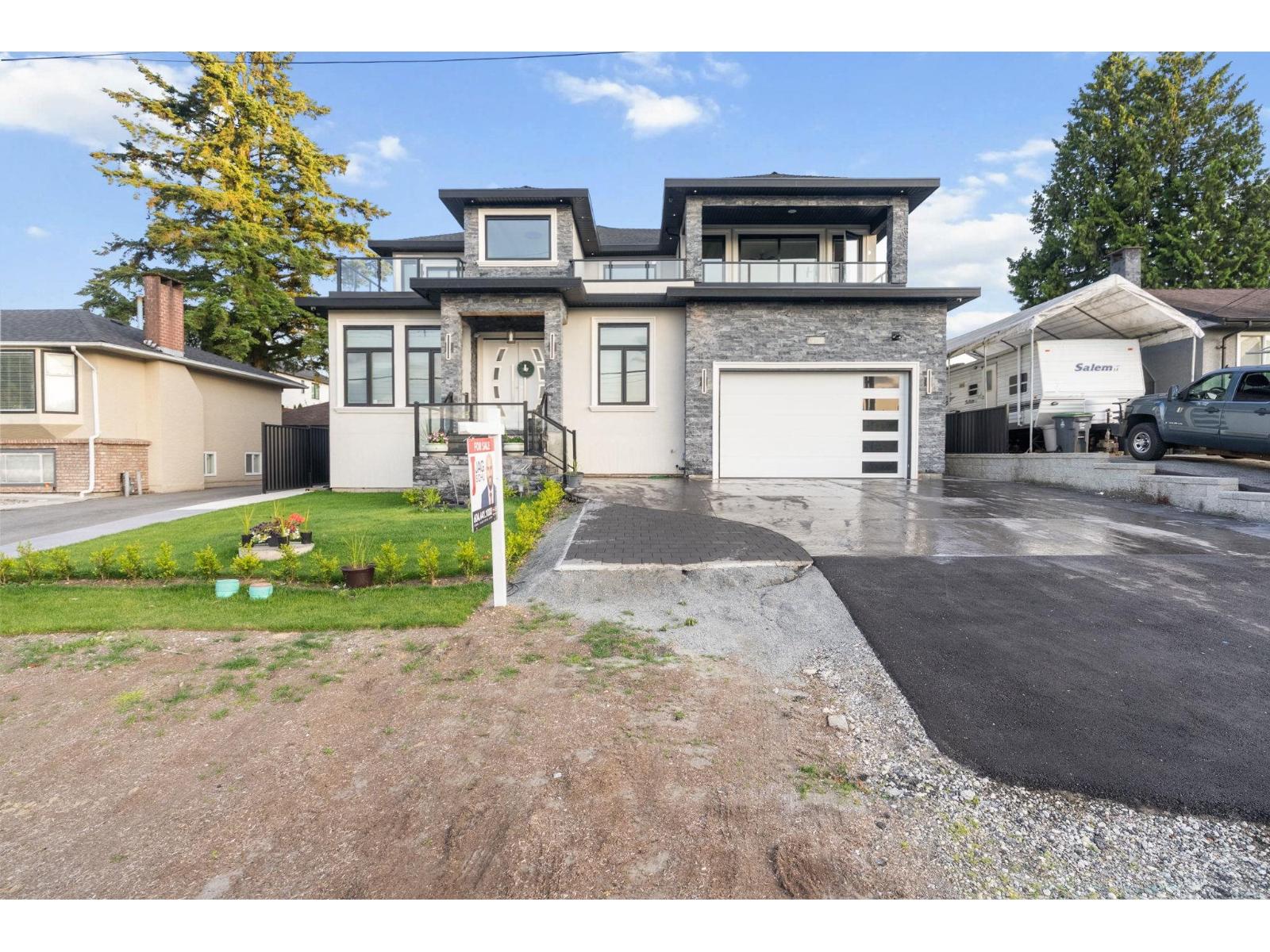 111 Avenue Unit 14714 #a, Surrey, BC V3R 2E1