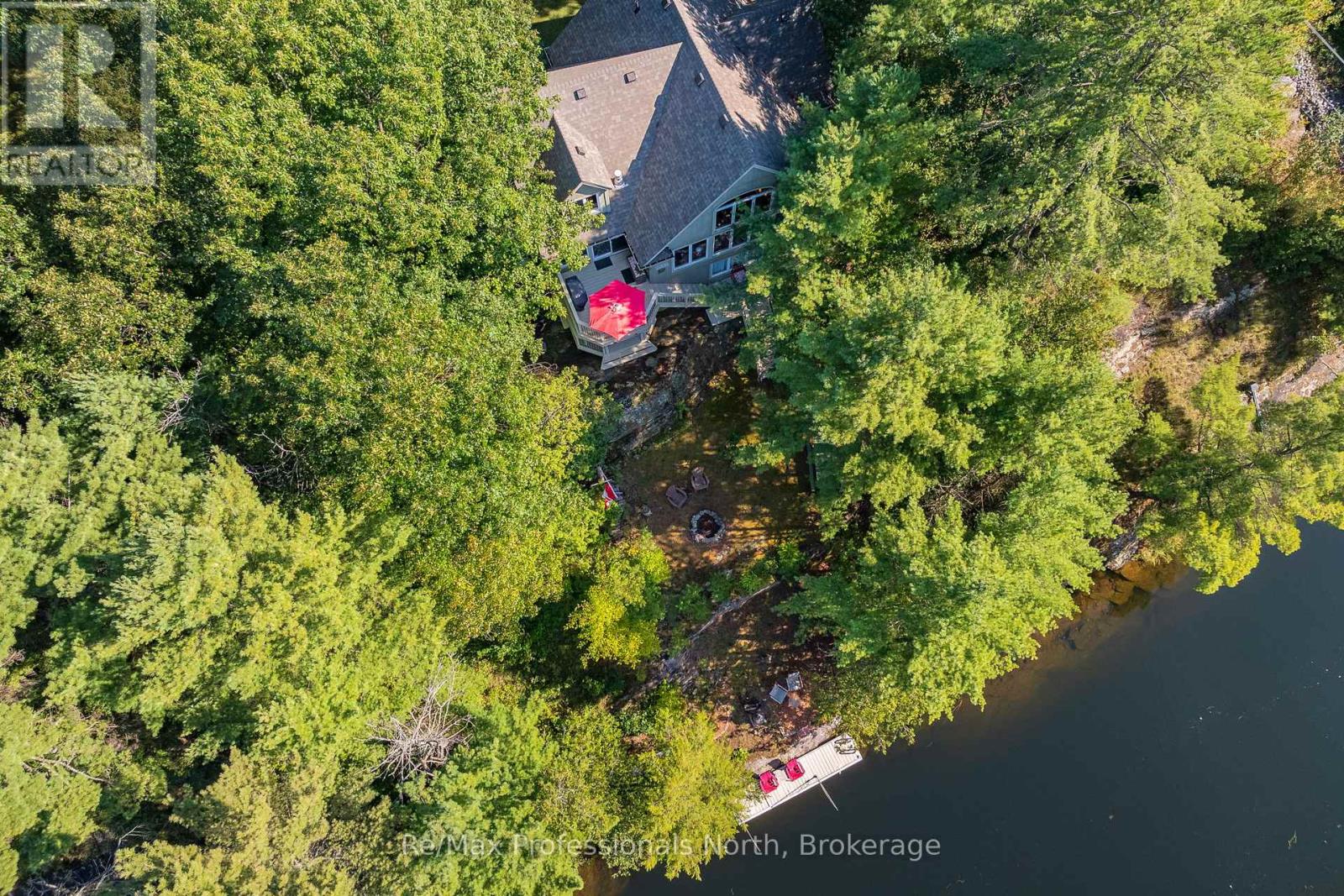 1005 Laidlaw Ave, Gravenhurst, ON L0K 2B0