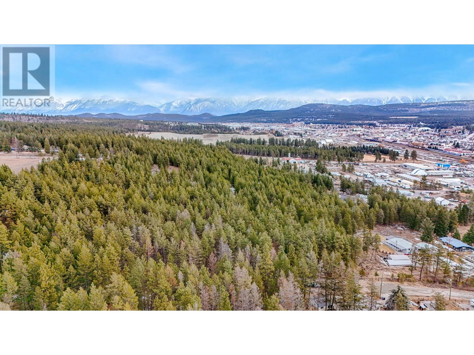 700 Mcbride St W, Cranbrook, BC V1C 6T4