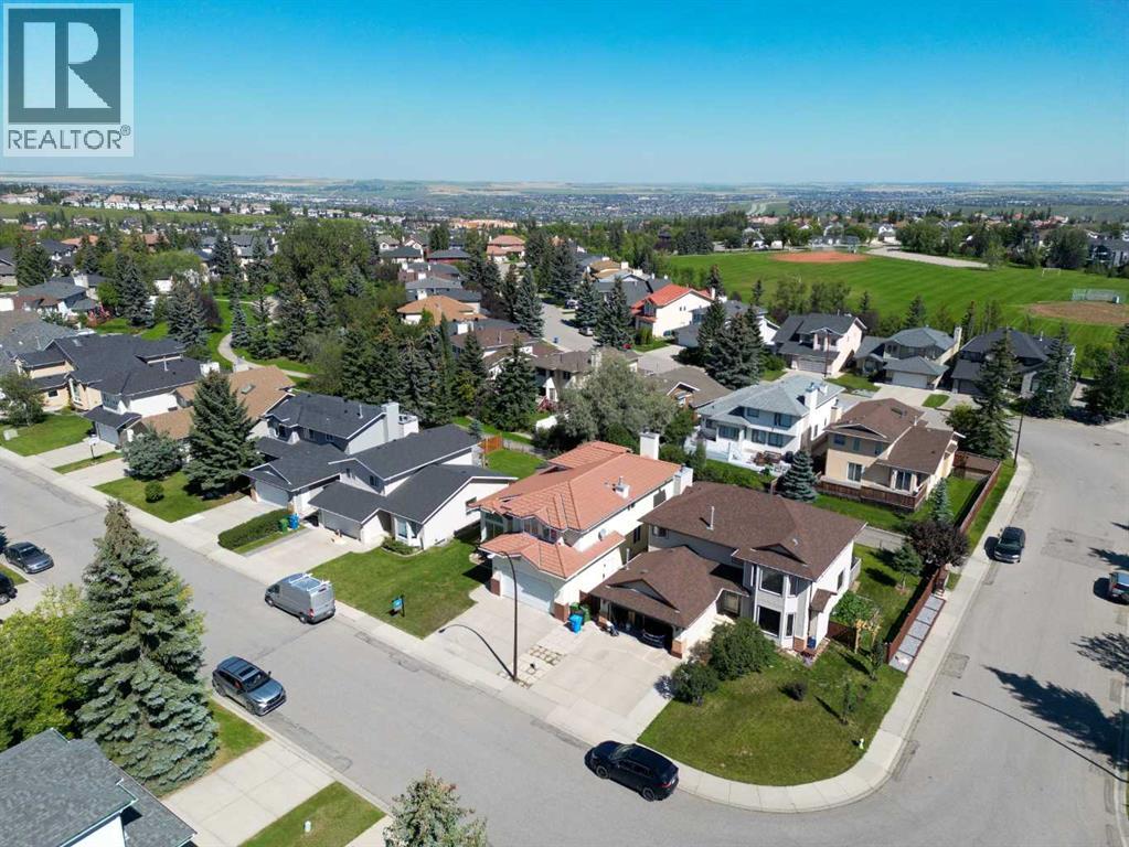 58 Edgebrook Close NW, Calgary, AB T3A 4W6