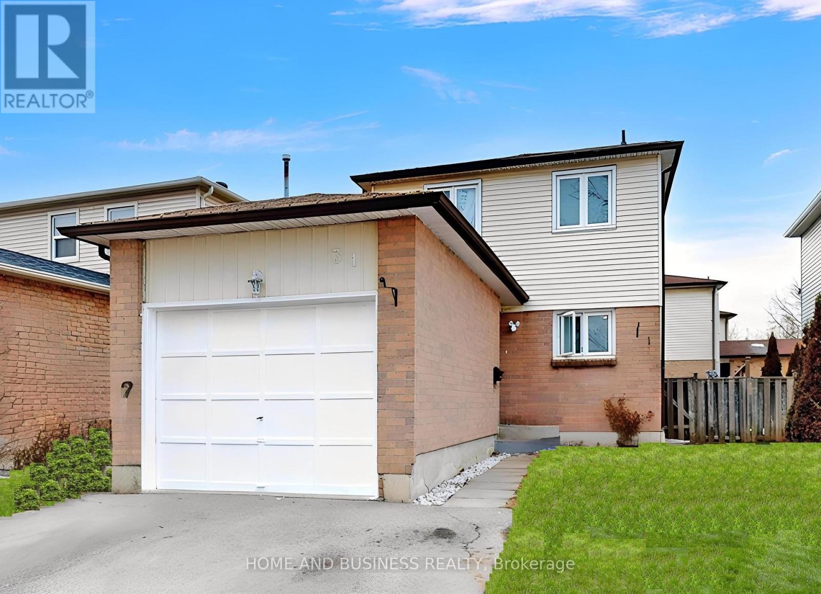 31 Greenleaf Cres, Brampton, ON L6X 2V5