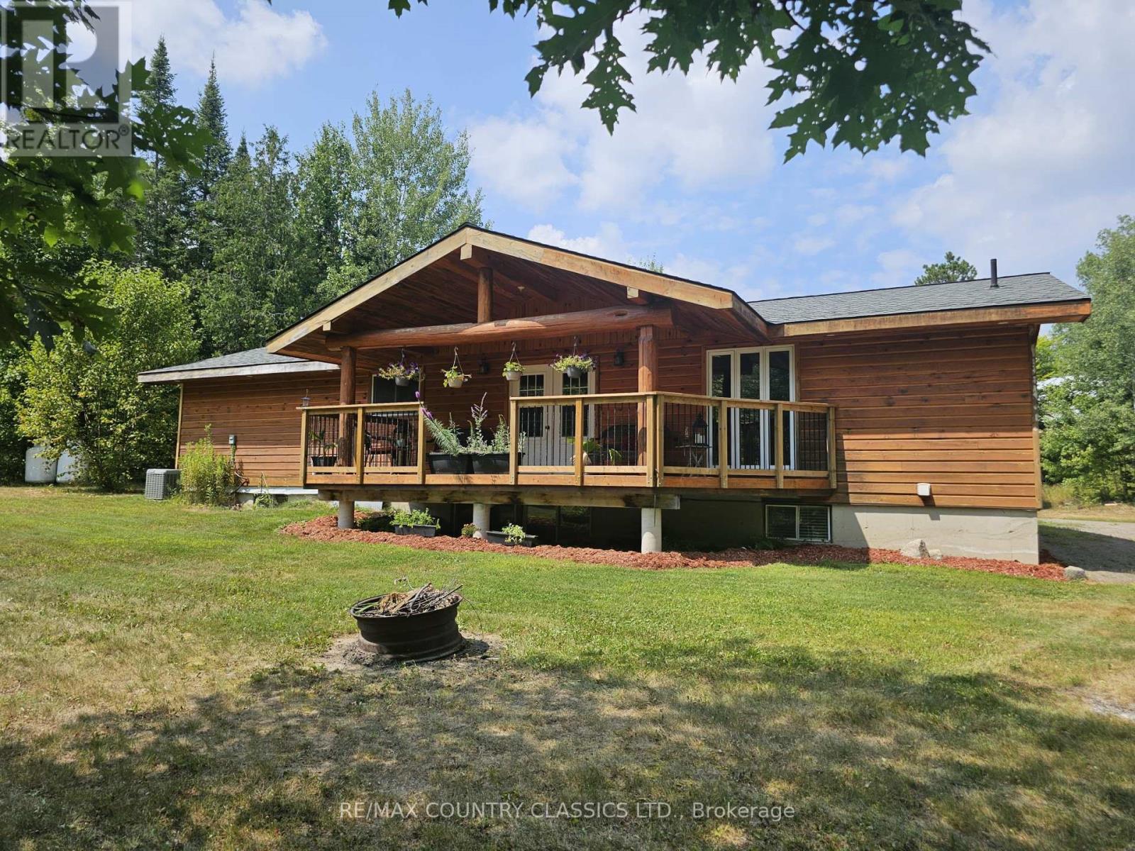 1694 Siberia Rd, Madawaska Valley, ON K0J 1B0