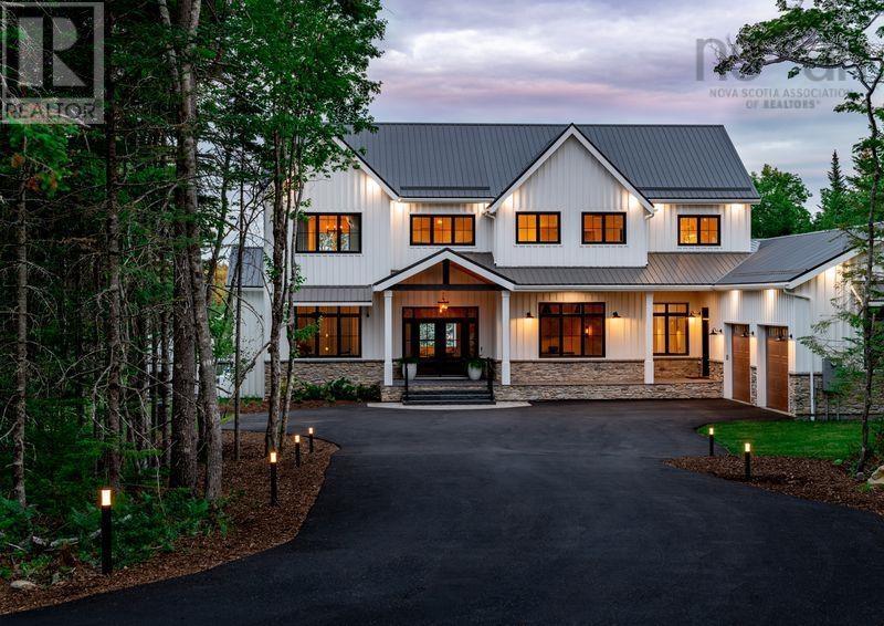 1006 Mccabe Lake Dr, Middle Sackville, NS B4E 0P4